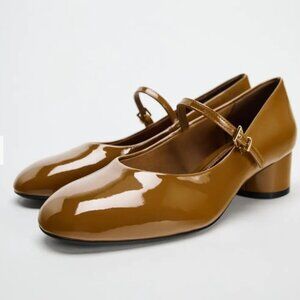 OCHRE PATENT LEATHER MARY JANE SHOES WITH BLOCK HEELS